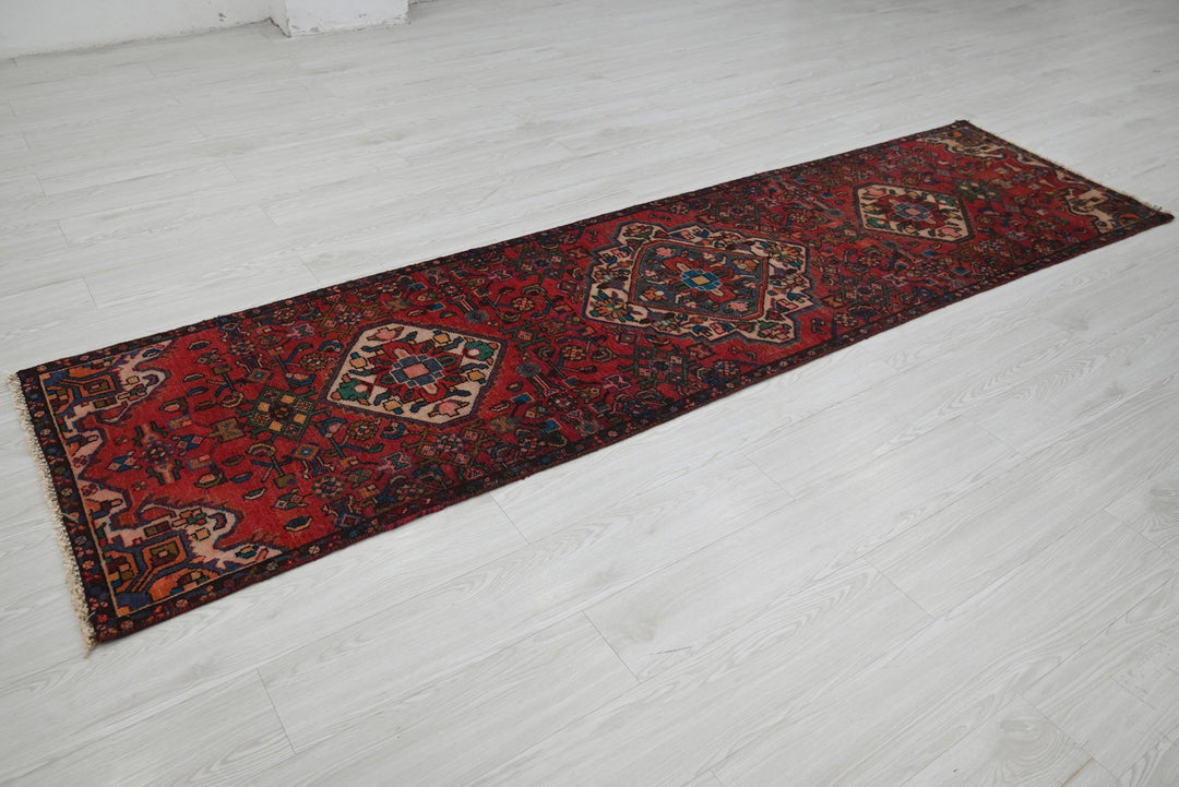 red Runner rug 2' 6" x 9' 1"