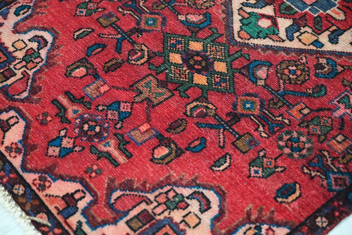 red Runner rug 2' 6" x 9' 1"