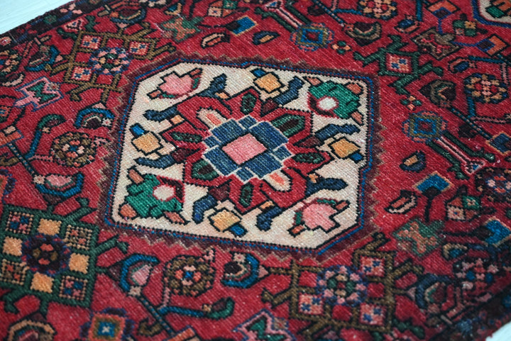 red Runner rug 2' 6" x 9' 1"