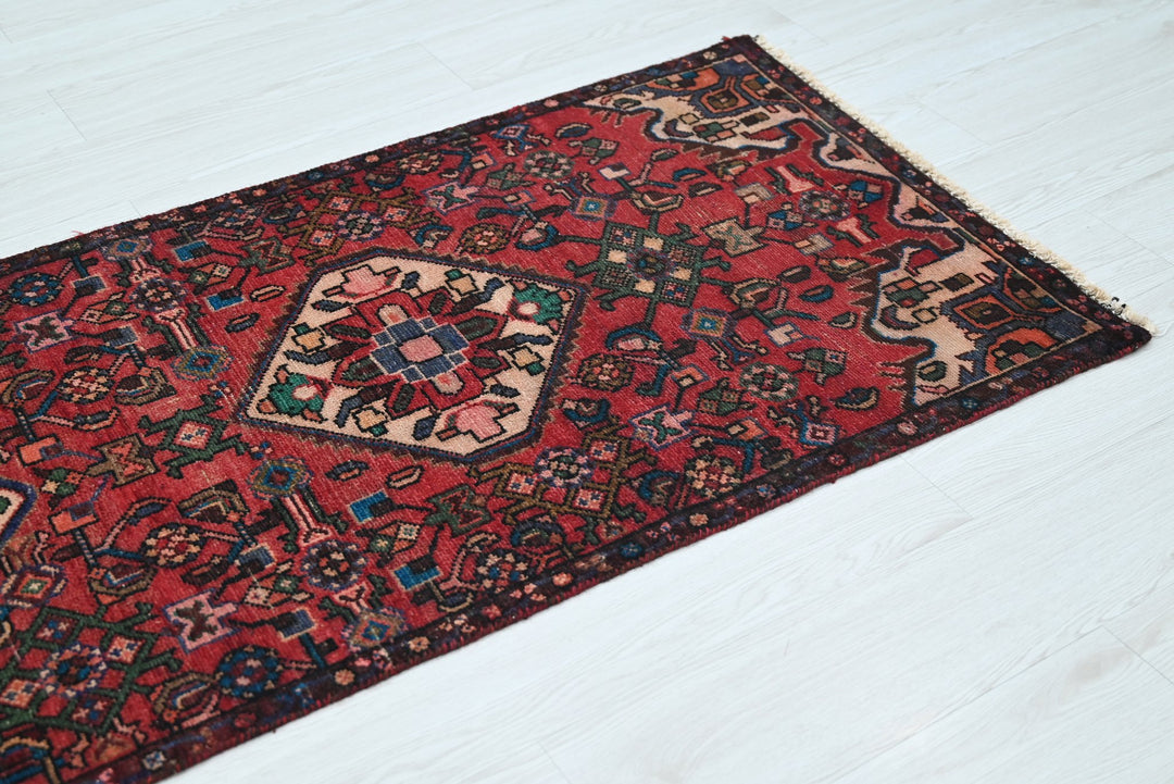 red Runner rug 2' 6" x 9' 1"