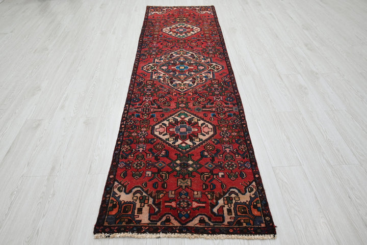 red Runner rug 2' 6" x 9' 1"