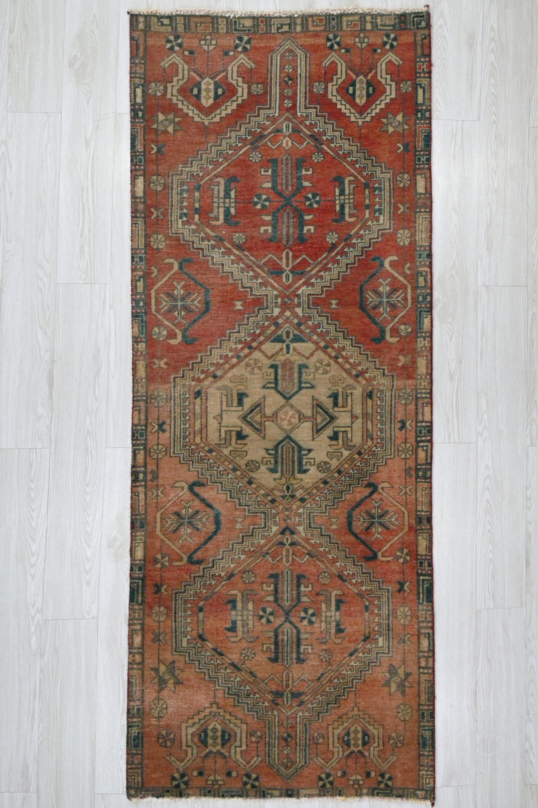 red Medium rug 2' 10" x 6' 10"