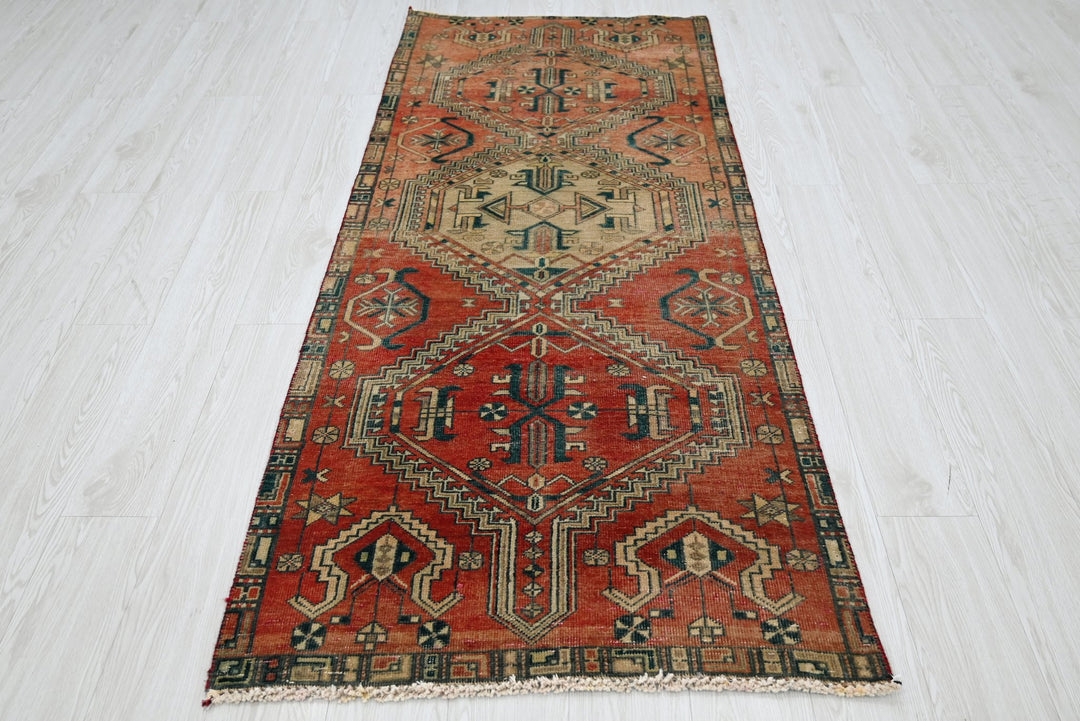 red Medium rug 2' 10" x 6' 10"