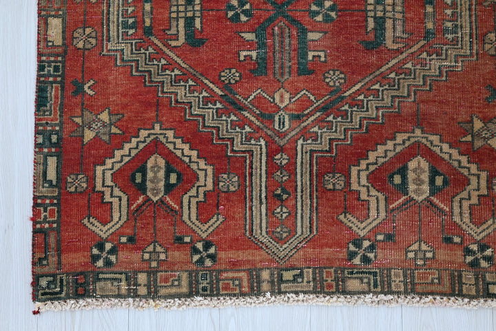 red Medium rug 2' 10" x 6' 10"