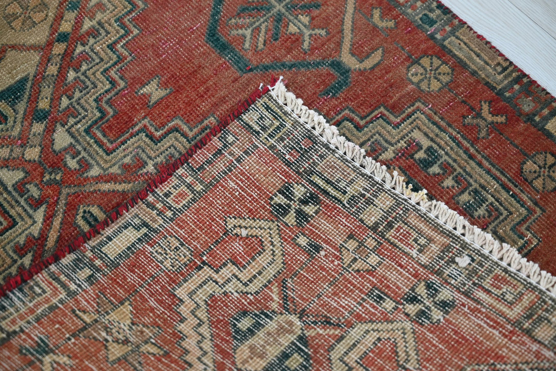 red Medium rug 2' 10" x 6' 10"