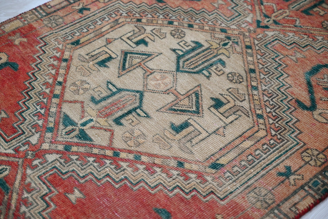 red Medium rug 2' 10" x 6' 10"