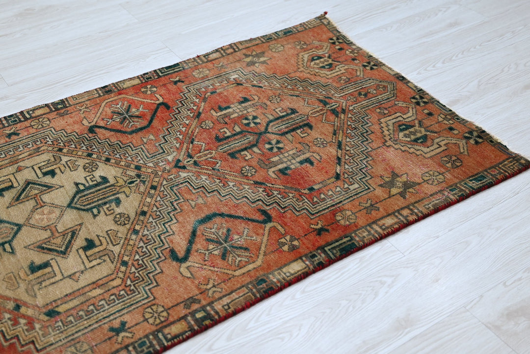 red Medium rug 2' 10" x 6' 10"