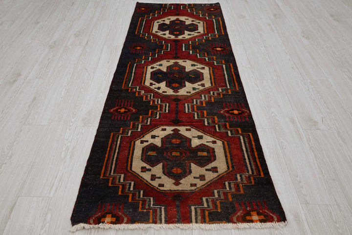 black Medium rug 2' 9" x 7' 5"