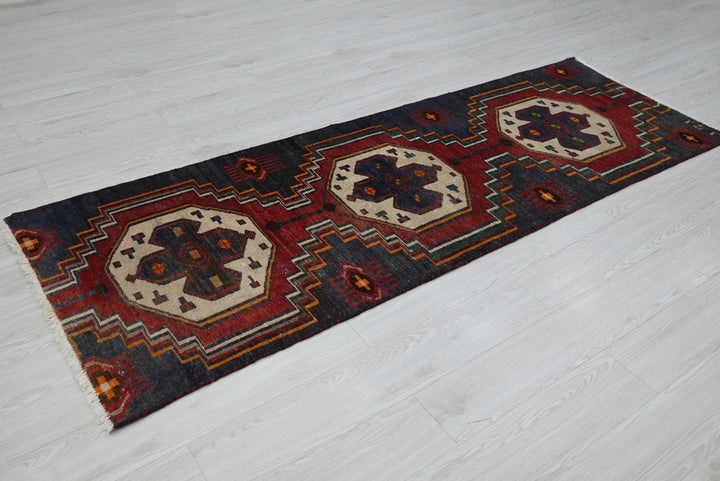 black Medium rug 2' 9" x 7' 5"