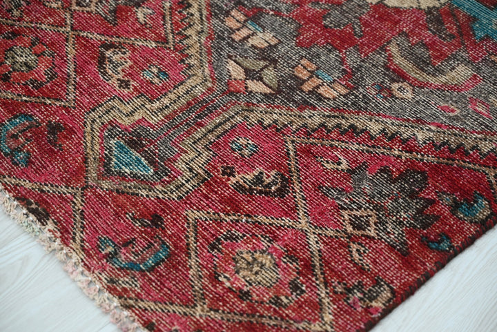 red Runner rug 2' 3" x 8' 0"