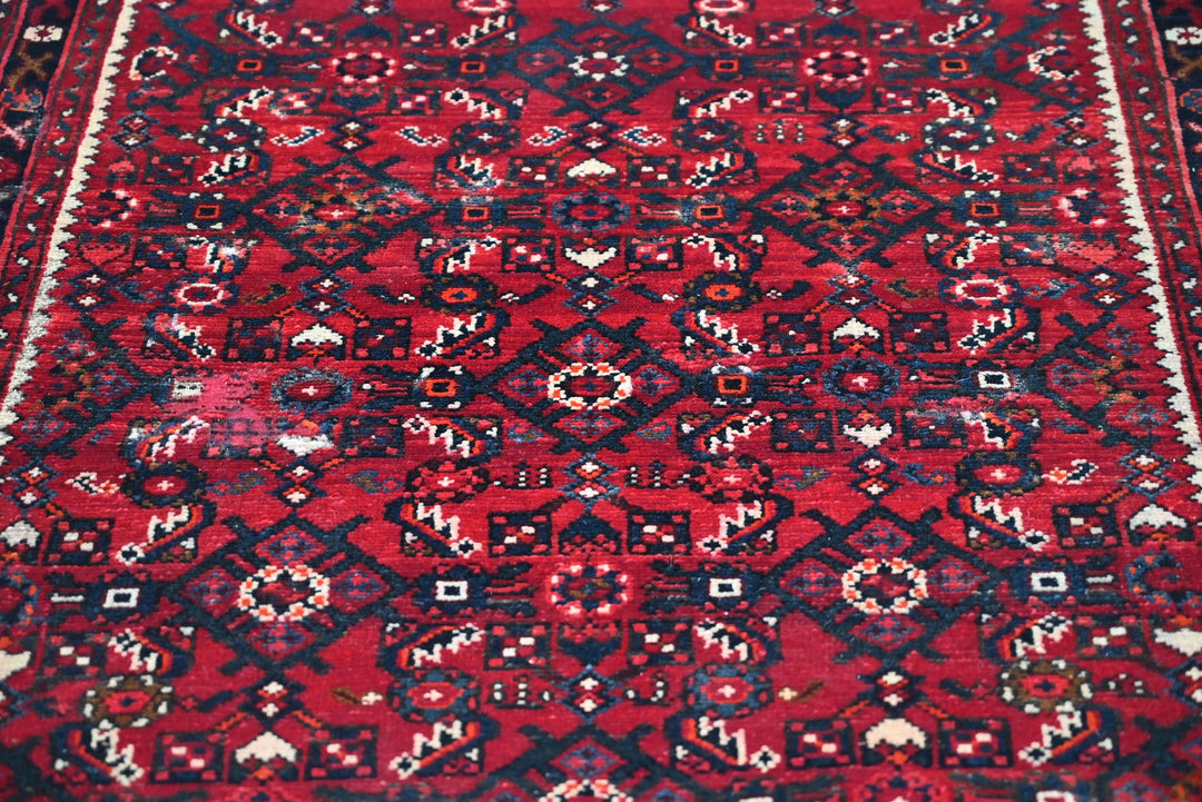 red Runner rug 3' 5" x 9' 7"