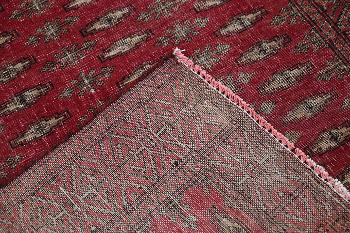 red Runner rug 3' 4" x 9' 5"