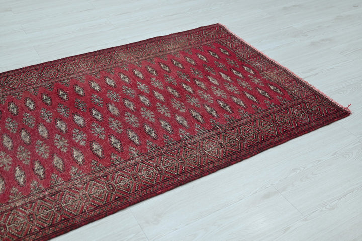 red Runner rug 3' 4" x 9' 5"