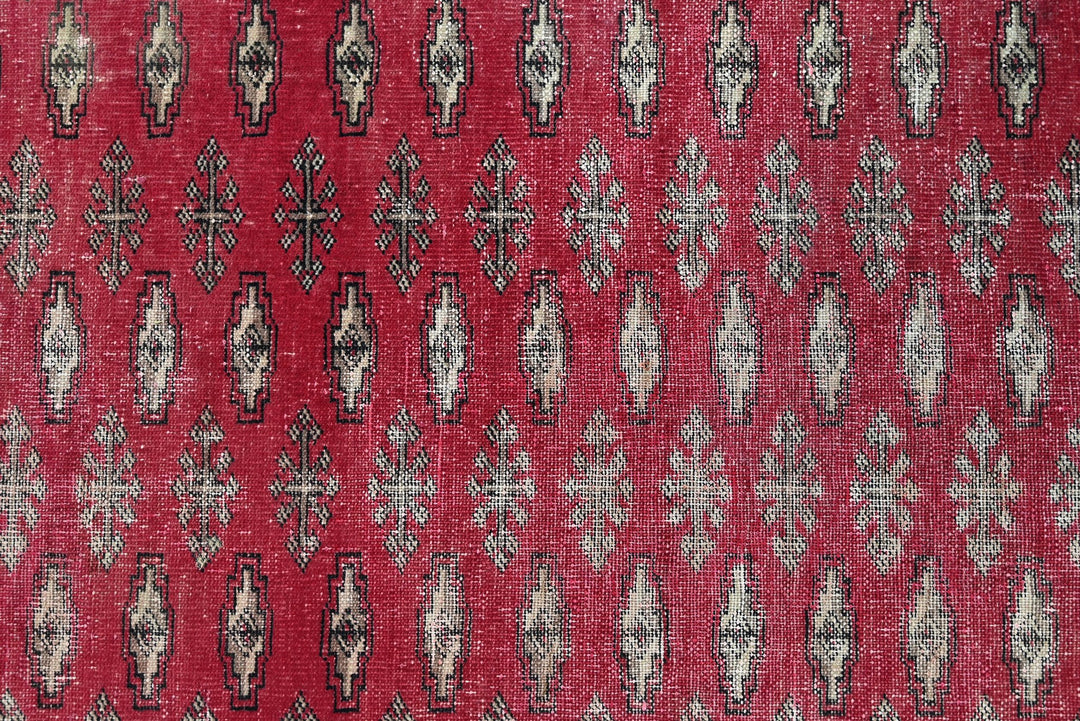 red Runner rug 3' 4" x 9' 5"