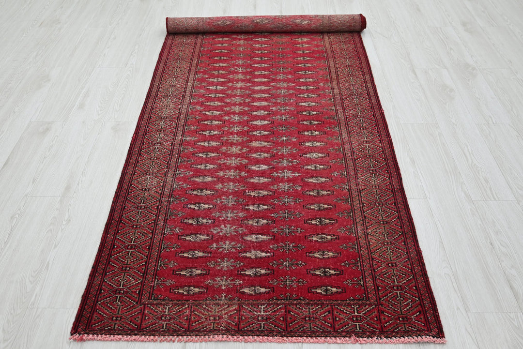 red Runner rug 3' 4" x 9' 5"