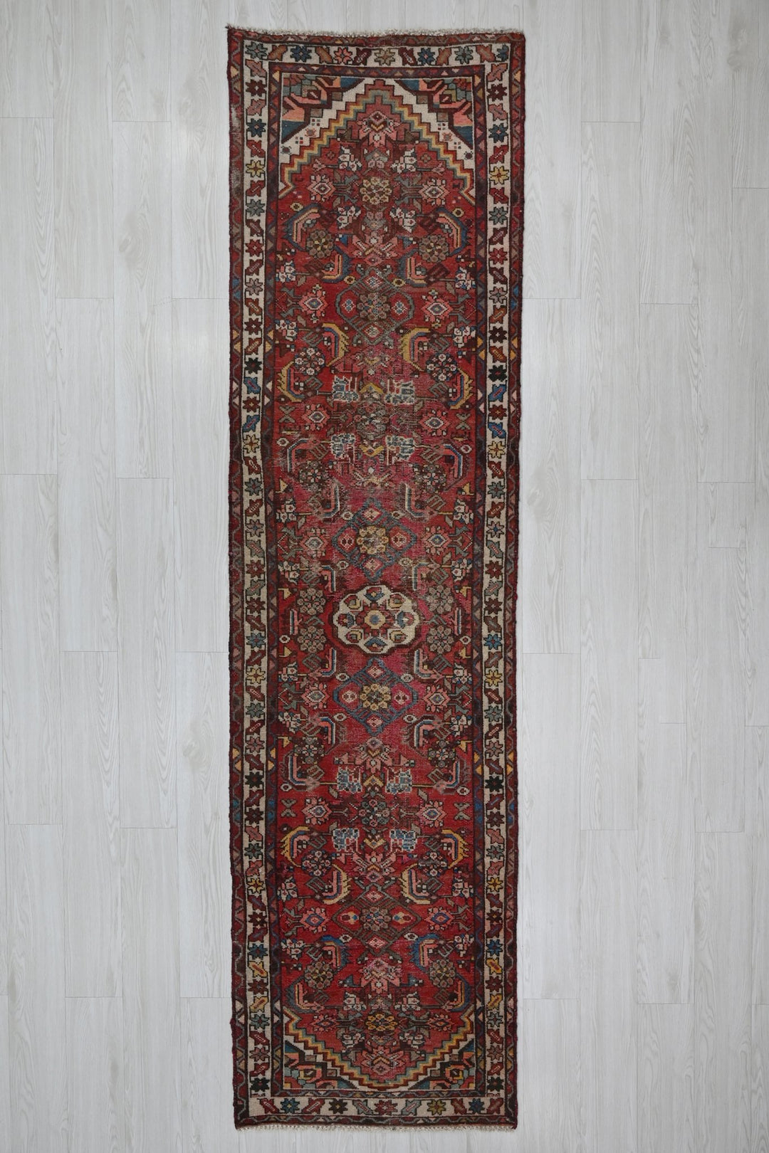 red Runner rug 2' 6" x 9' 3"