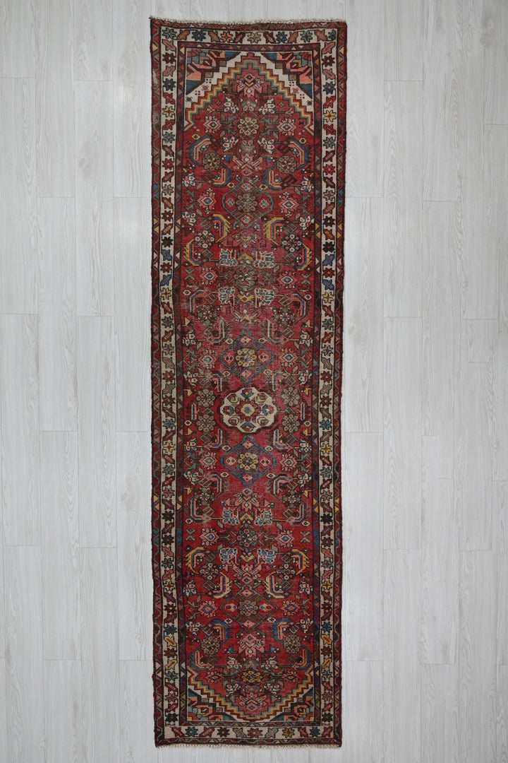 red Runner rug 2' 6" x 9' 3"