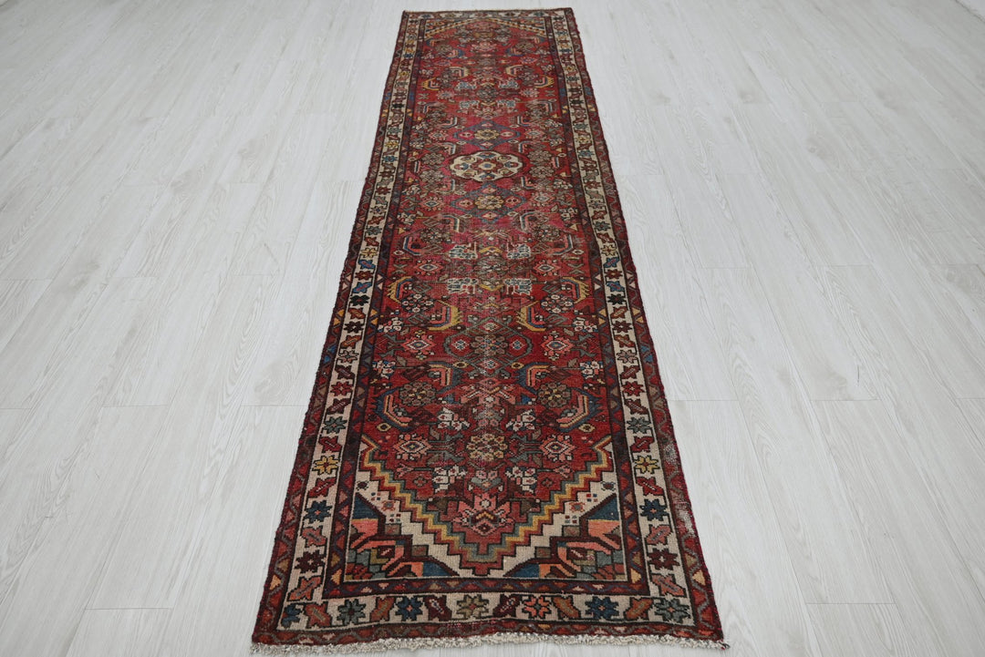 red Runner rug 2' 6" x 9' 3"