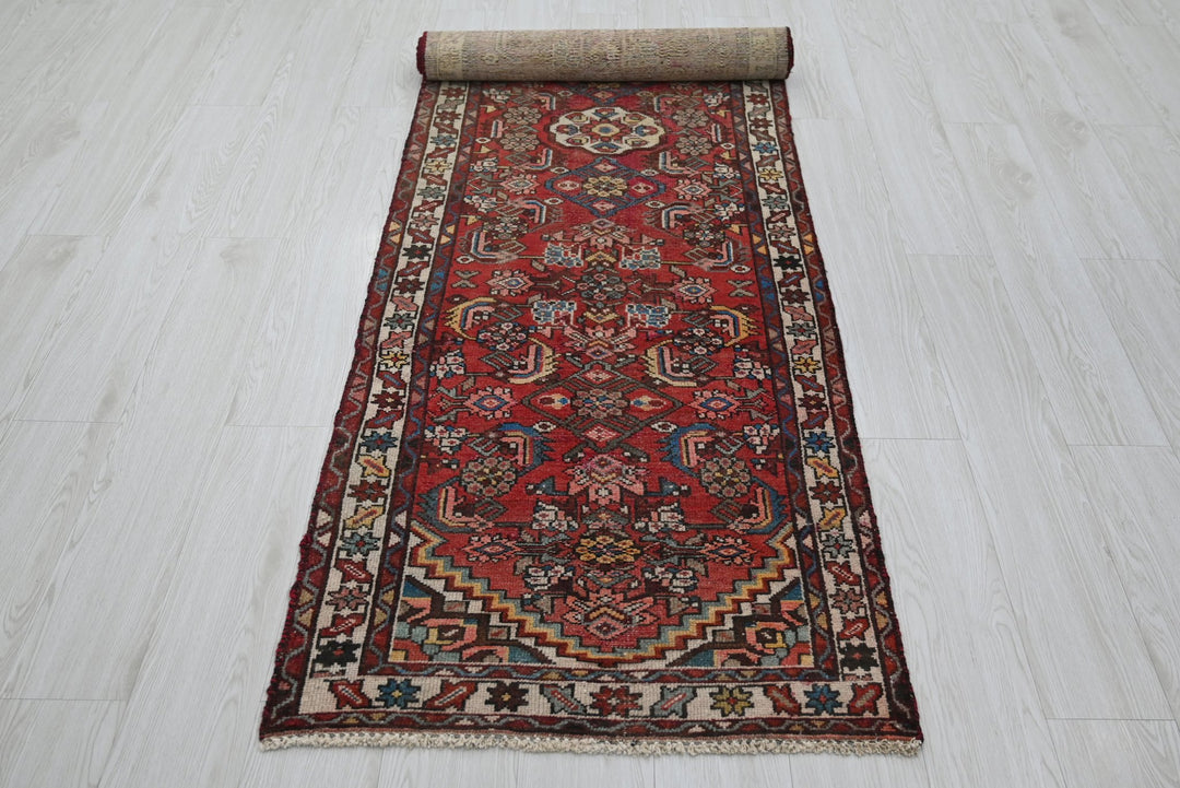 red Runner rug 2' 6" x 9' 3"