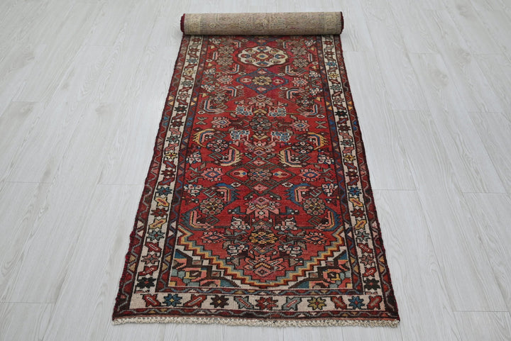 red Runner rug 2' 6" x 9' 3"