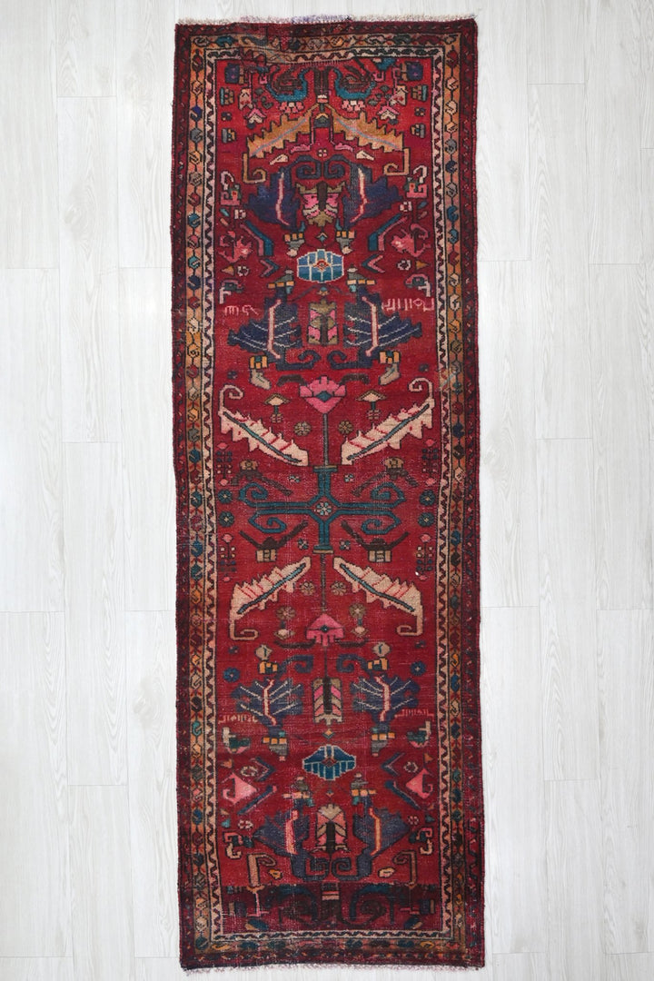 red Runner rug 2' 7" x 8' 1"
