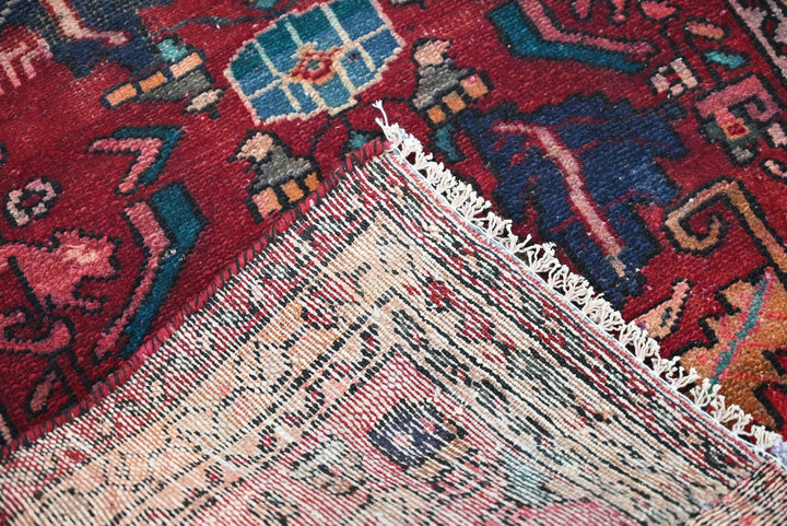 red Runner rug 2' 7" x 8' 1"
