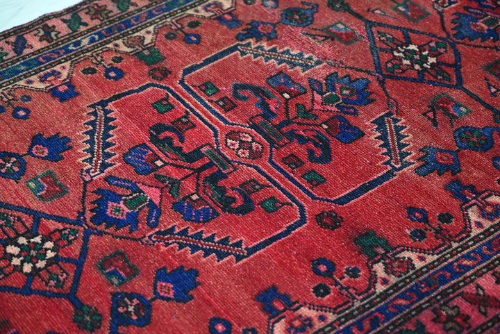 red Medium rug 3' 1" x 7' 4"