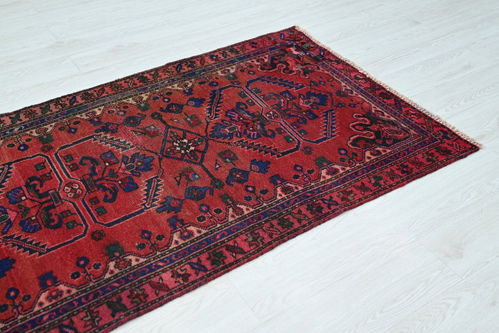 red Medium rug 3' 1" x 7' 4"