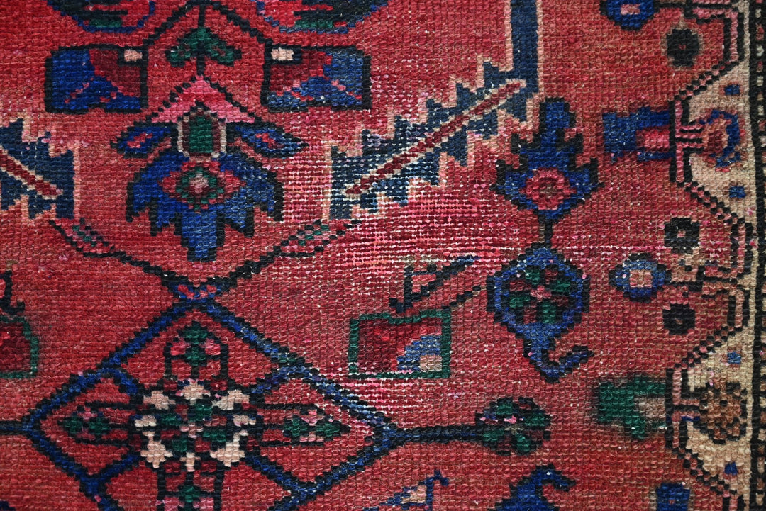red Medium rug 3' 1" x 7' 4"