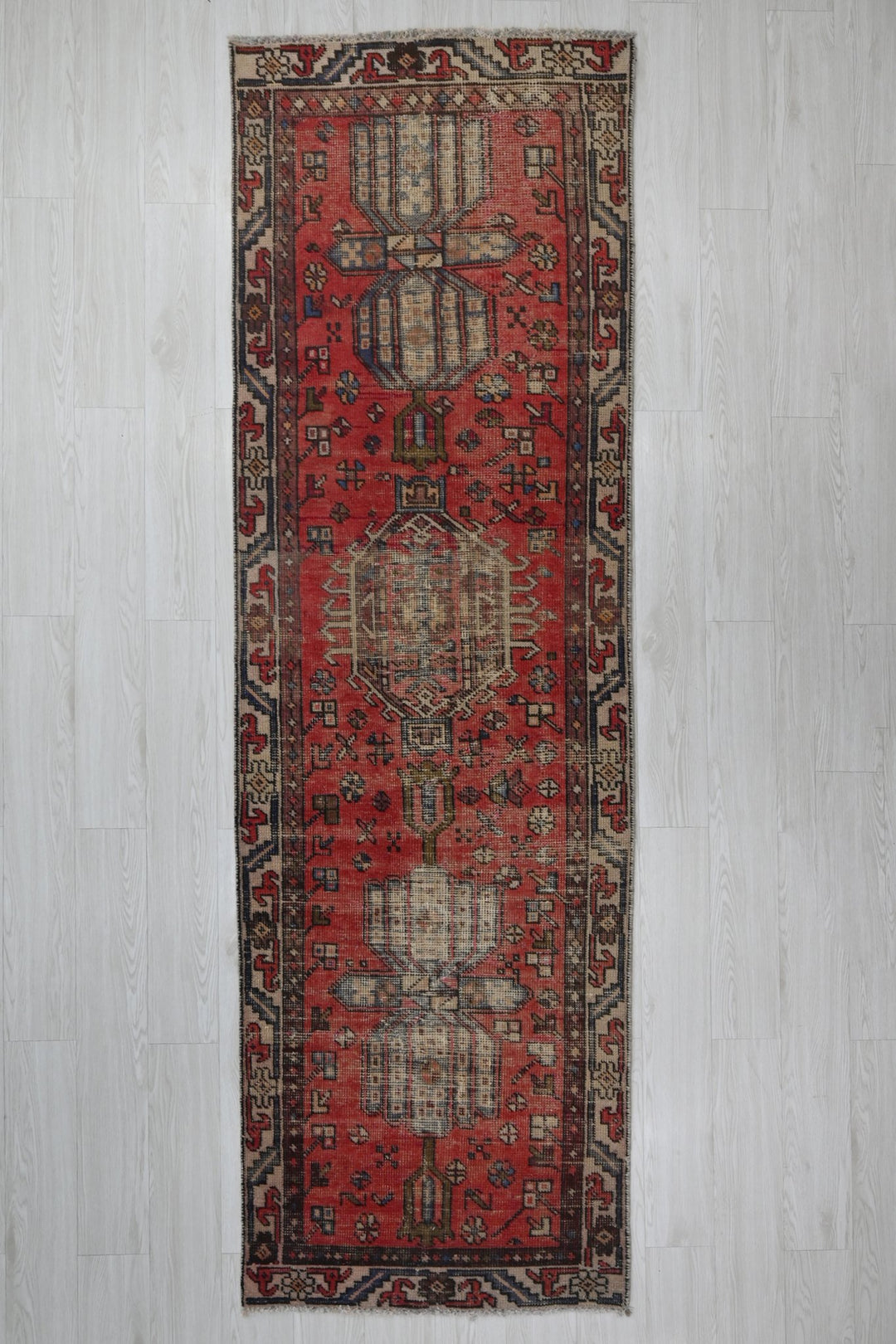 red Runner rug 2' 10" x 9' 1"