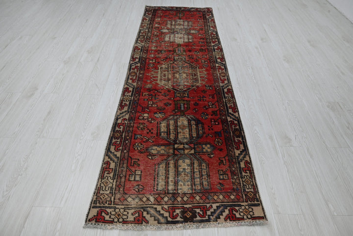 red Runner rug 2' 10" x 9' 1"
