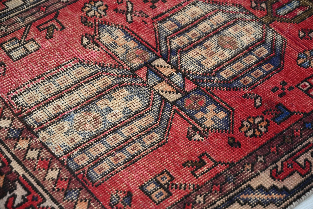 red Runner rug 2' 10" x 9' 1"