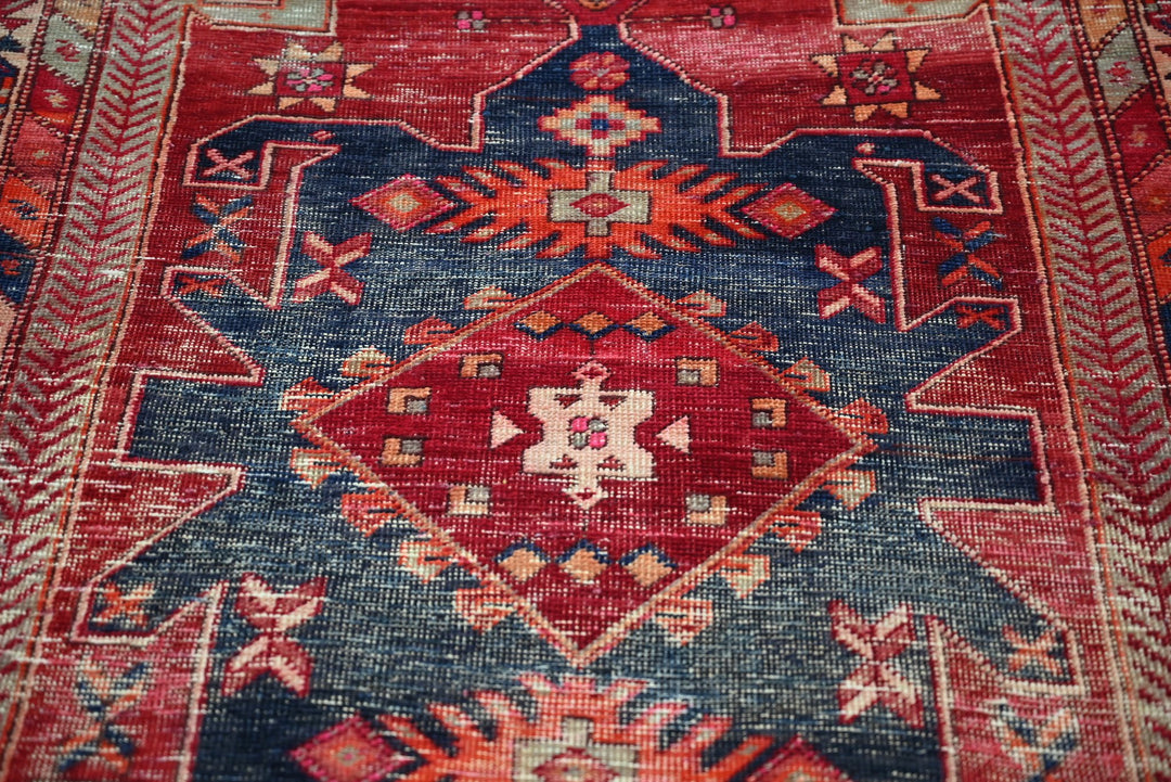 red Runner rug 3' 8" x 9' 11"