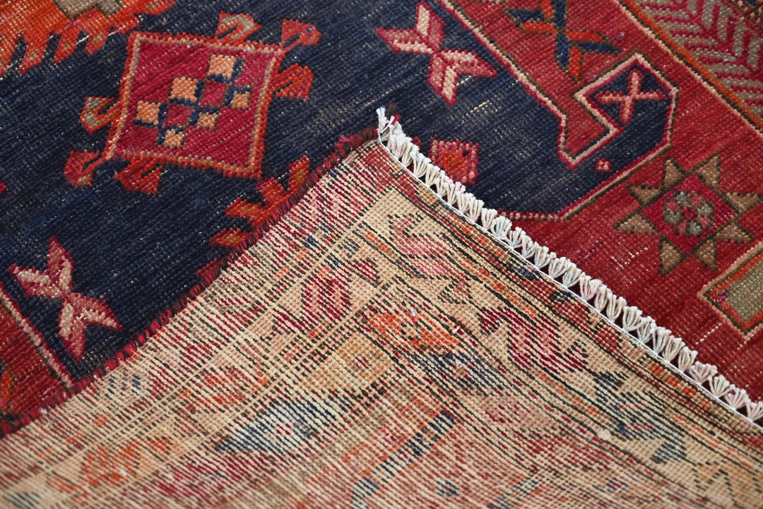red Runner rug 3' 8" x 9' 11"