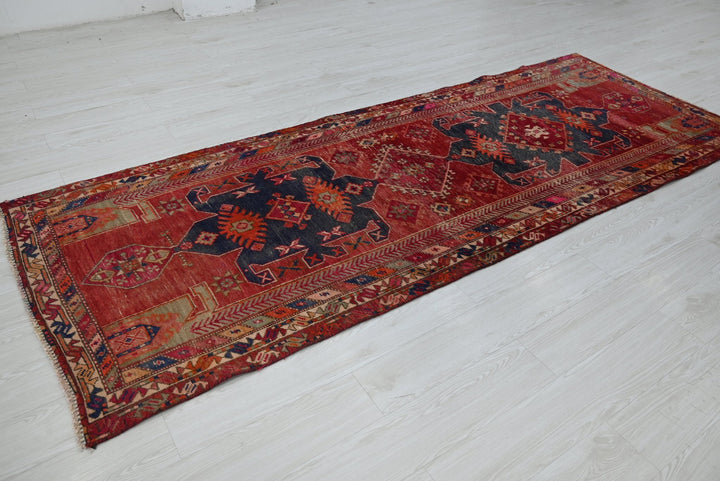 red Runner rug 3' 8" x 9' 11"