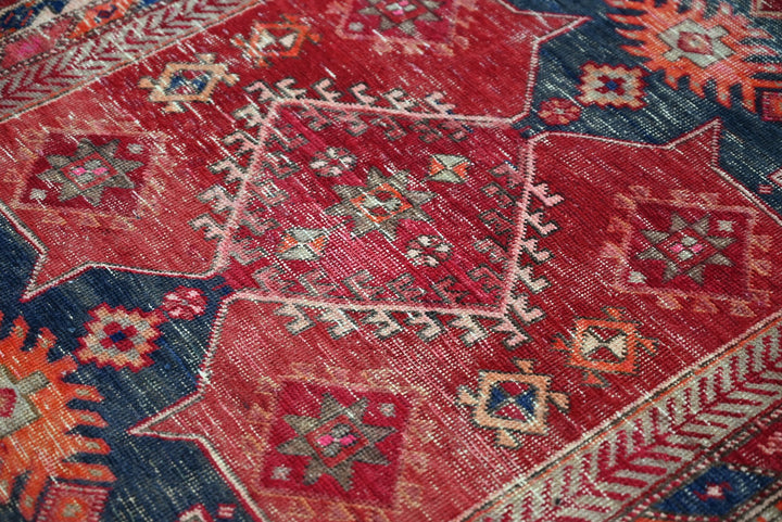 red Runner rug 3' 8" x 9' 11"