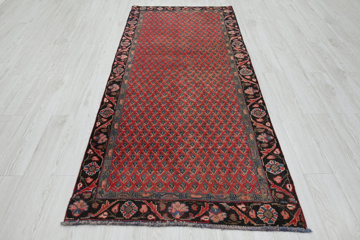 red Runner rug 3' 5" x 7' 10"