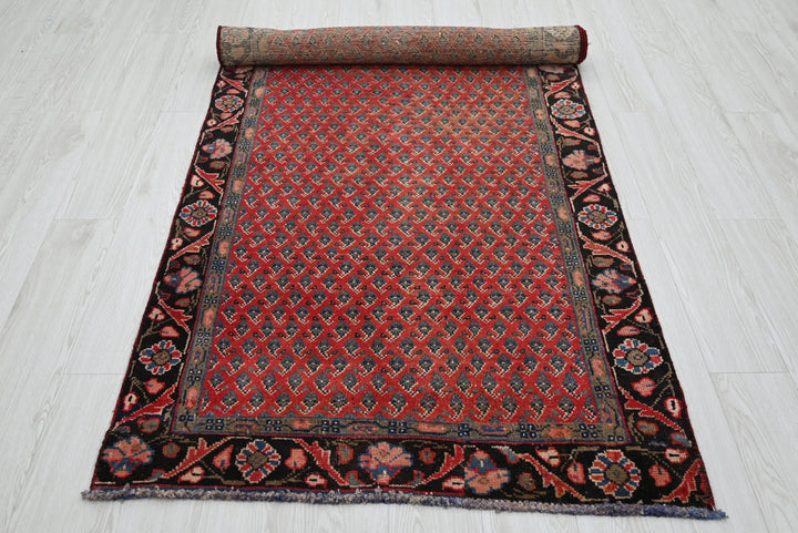 red Runner rug 3' 5" x 7' 10"