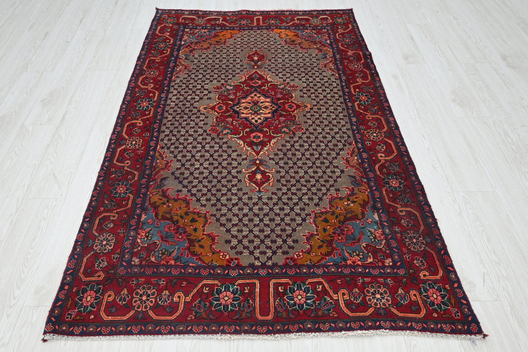 gray Medium rug 3' 10" x 7' 0"