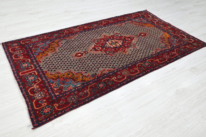 gray Medium rug 3' 10" x 7' 0"