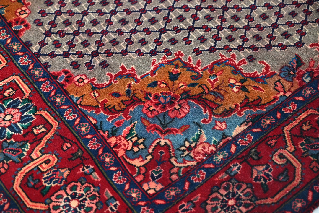 gray Medium rug 3' 10" x 7' 0"