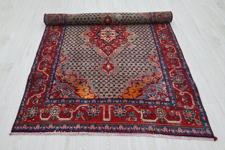 gray Medium rug 3' 10" x 7' 0"