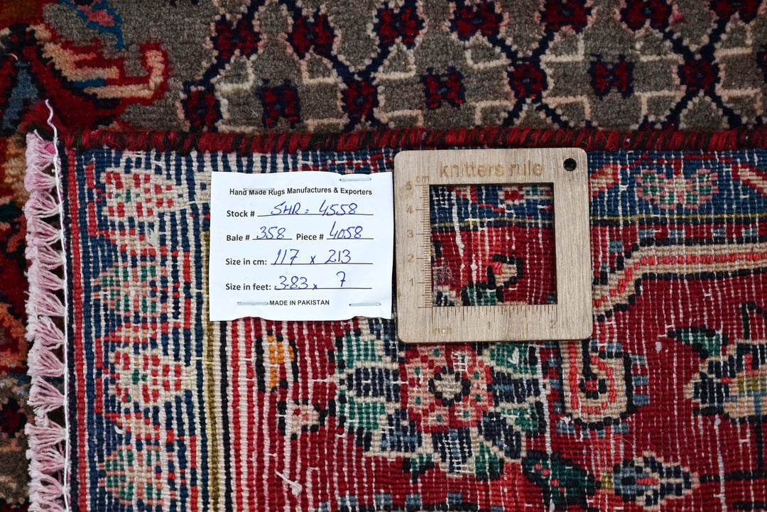 gray Medium rug 3' 10" x 7' 0"