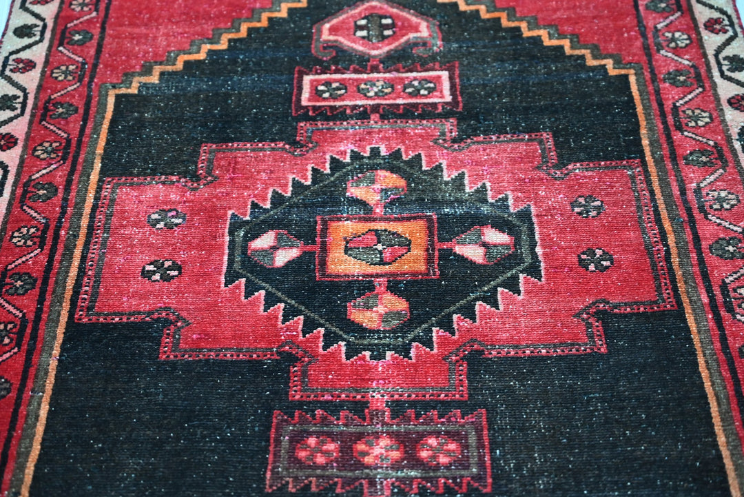 red Runner rug 3' 2" x 8' 8"