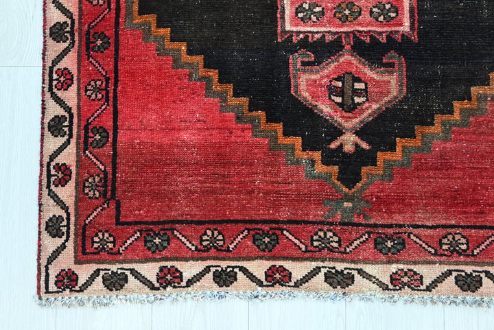 red Runner rug 3' 2" x 8' 8"