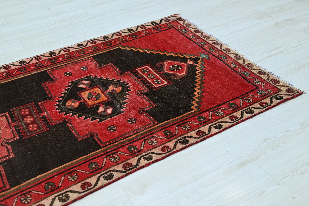 red Runner rug 3' 2" x 8' 8"