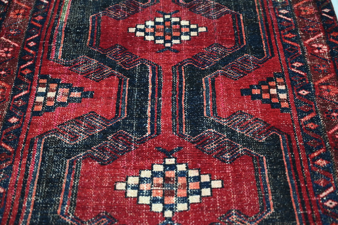 red Runner rug 3' 5" x 9' 10"