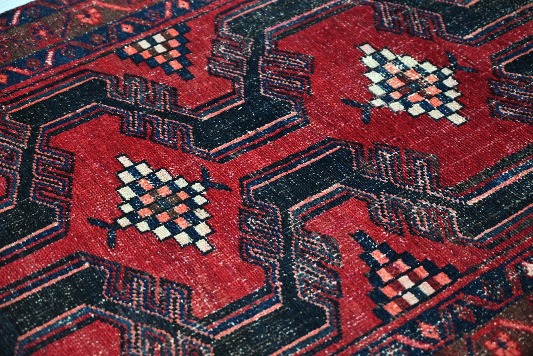 red Runner rug 3' 5" x 9' 10"