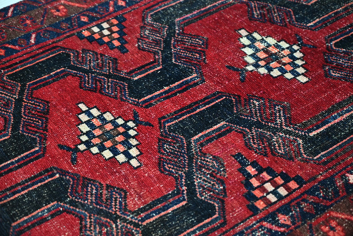 red Runner rug 3' 5" x 9' 10"