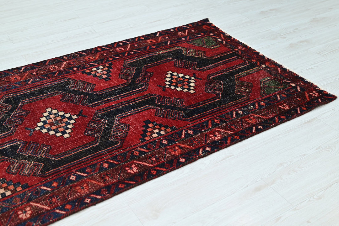 red Runner rug 3' 5" x 9' 10"